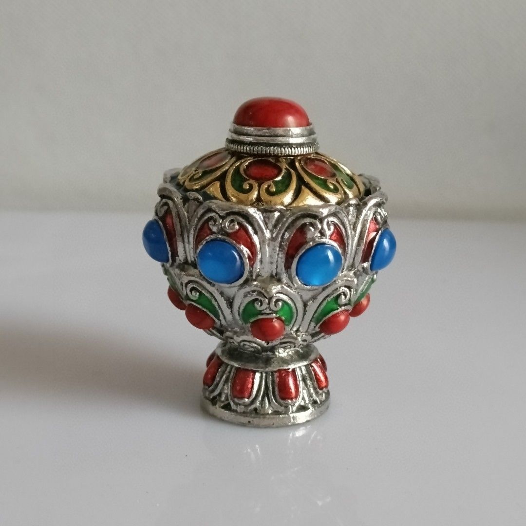 زجاجة نشوق نحاسية نقية مرصعة ب - مراجعة Vintage Collectible Bottles وسعره